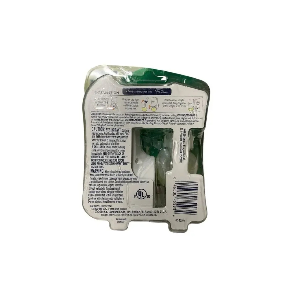 Glade PlugIns Scented Oil Sparkling Spruce Warmer and‎ 1 Refill Set NEW